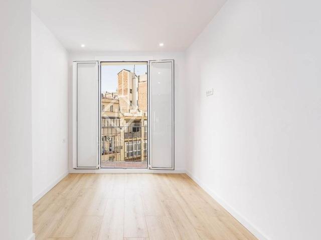 Piso de alto standing de 80 m2 en venta en Barcelona, Cataluña