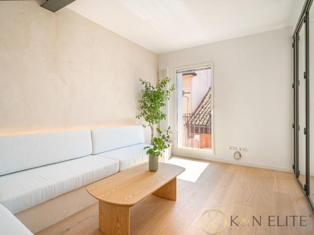 Piso de alto standing de 85 m2 en venta en Madrid, España