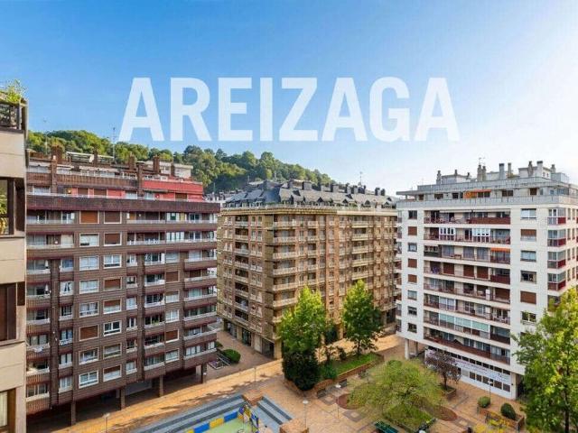 Piso de alto standing de 85 m2 en venta en San Sebastián, País Vasco