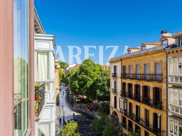 Piso de alto standing de 85 m2 en venta en San Sebastián, País Vasco