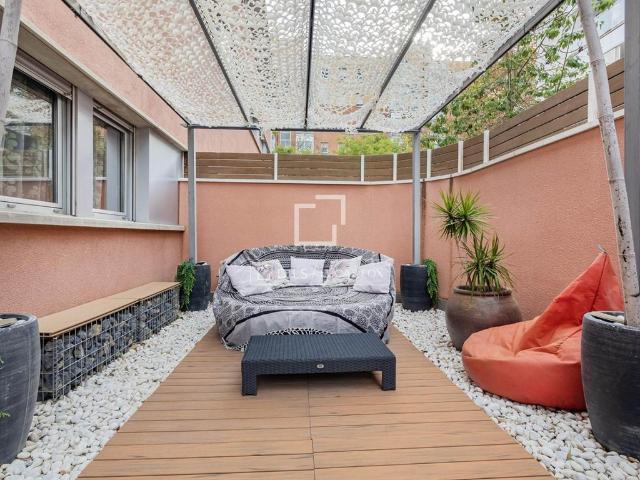 Piso de alto standing de 90 m2 en venta en Barcelona, España