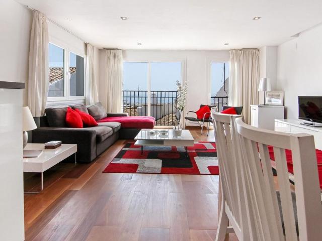 Piso de alto standing de 90 m2 en venta en Puerto Banús, Andalucía