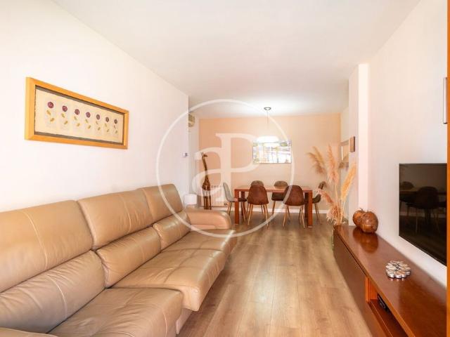 Piso de alto standing de 94 m2 en venta en Barcelona, Cataluña
