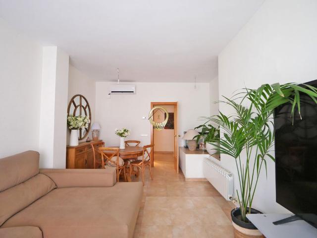 Piso de alto standing de 95 m2 en venta en Sant Feliu de Guíxols, Cataluña