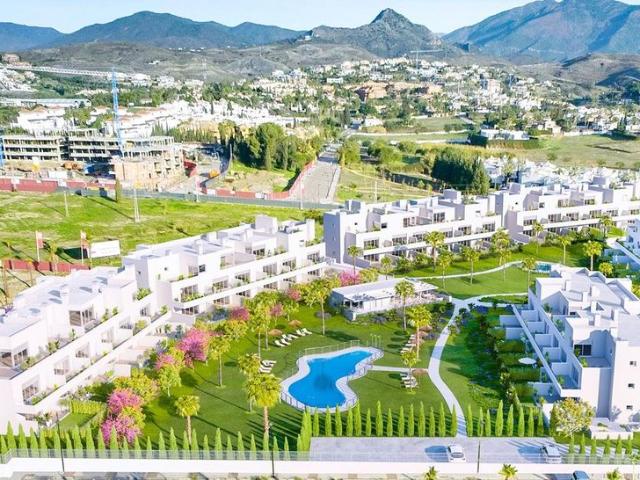 Piso de alto standing de 97 m2 en venta en Estepona, España