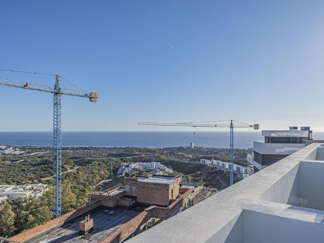 Piso de alto standing de 99 m2 en venta en Los Monteros, España