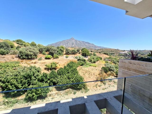 Piso de alto standing de 100 m2 en venta en Aloha, España