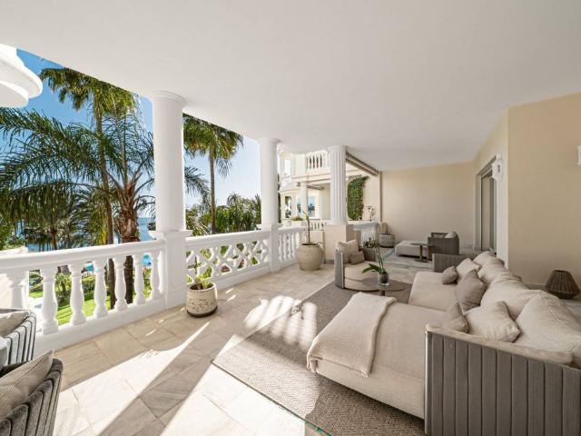 Piso de alto standing en venta en Estepona, Andalucía