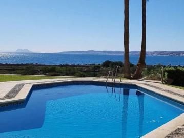 Piso de alto standing en venta en Estepona, Andalucía