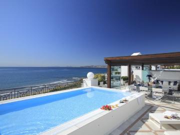 Piso de alto standing en venta en Estepona, Andalucía