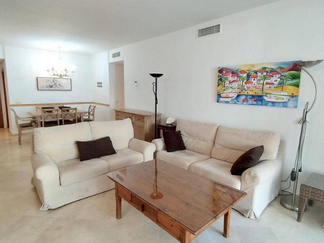 Piso de alto standing en venta en Estepona, España