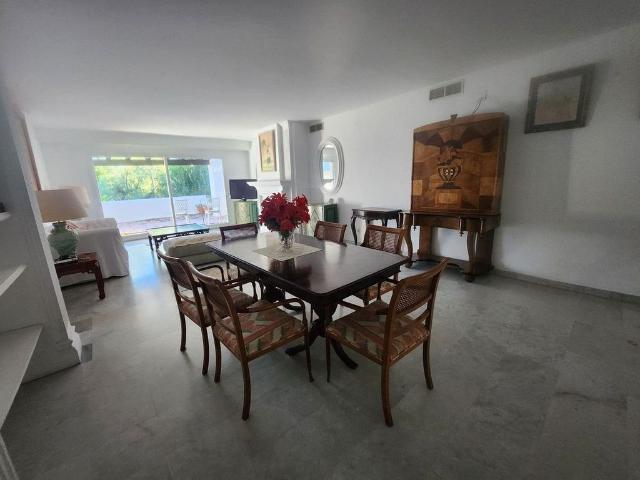 Piso de alto standing en venta en Estepona, España