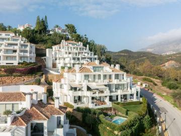 Piso de alto standing en venta en Nueva Andalucia, España