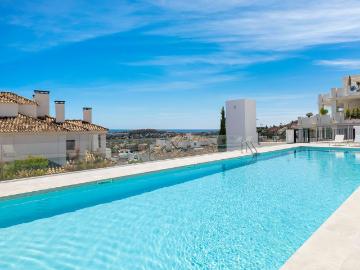 Piso de alto standing en venta en Nueva Andalucia, España