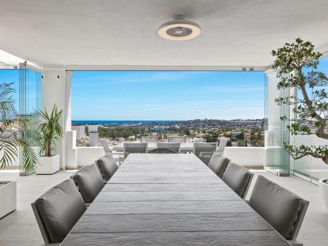Piso de alto standing en venta en Nueva Andalucia, España