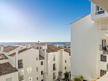 Piso de alto standing en venta en Puerto Banús, Andalucía