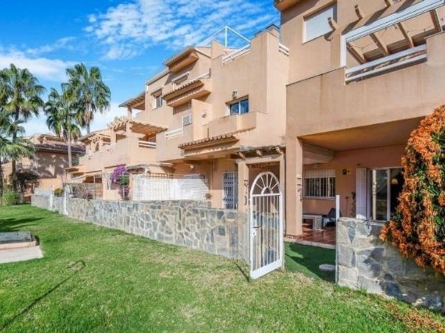 Piso de alto standing en venta en Urbanización Marbella Este, España