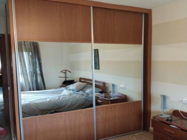 Piso de cuatro habitaciones para estudiantes
