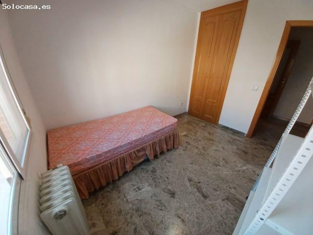 PISO DE DOS DORMITORIOS CON PLAZA DE GARAJE Y PISCINA