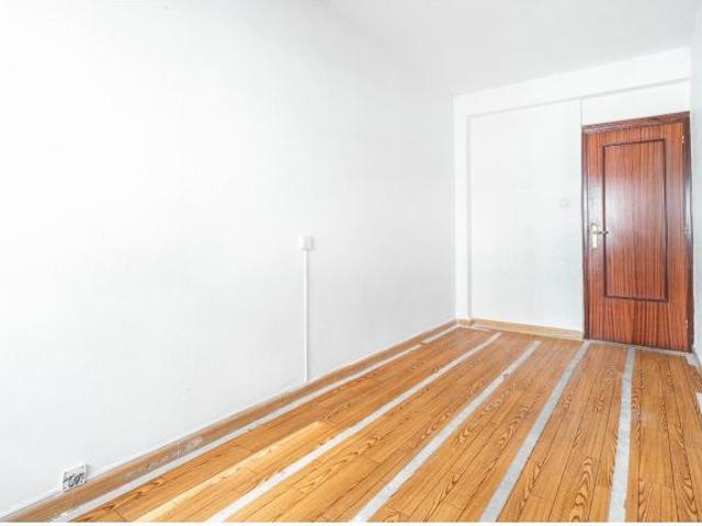 PISO DE DOS DORMITORIOS CON TERRAZA Y TRASTERO EN EL COTO, GIJÓN