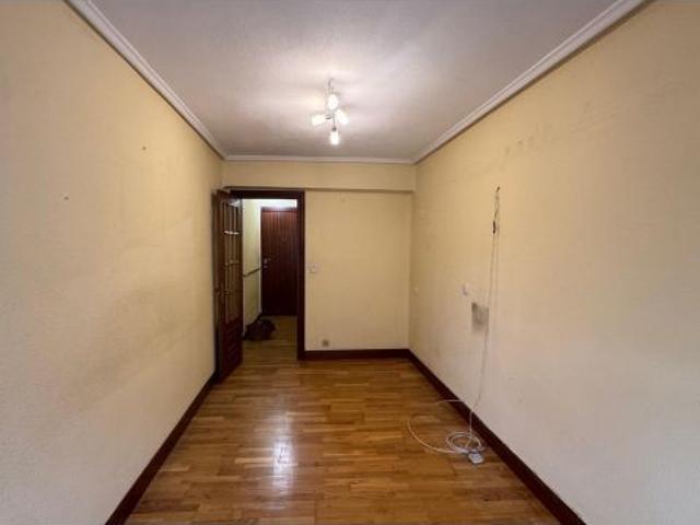PISO DE DOS DORMITORIOS EN CUATRO CAMINOS CON ASCENSOR PARA REFORMAR A TU GUSTO