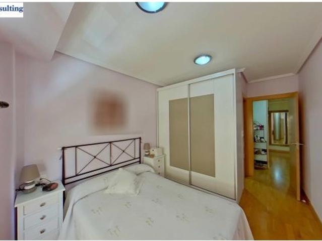 PISO DE DOS HABITACIONES, DOS BAÑOS Y TRASTERO