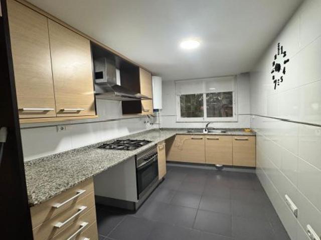PISO DE DOS HABITACIONES EN PLENO CENTRO DE ALBAL 165.000€