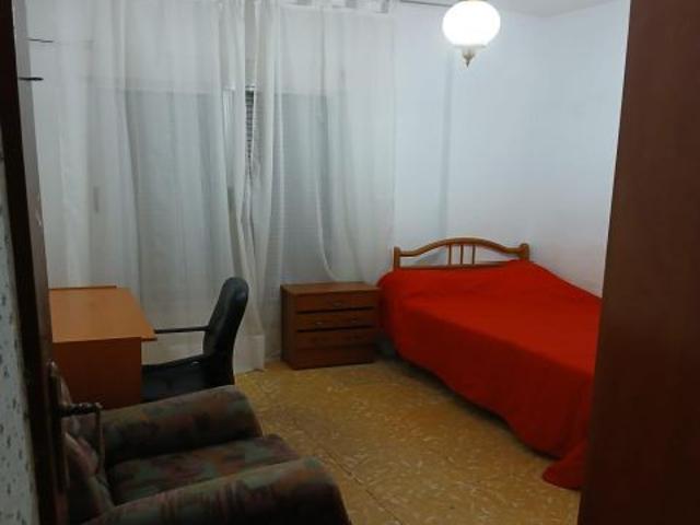 PISO DE ESTUDIANTES EN EL CENTRO
