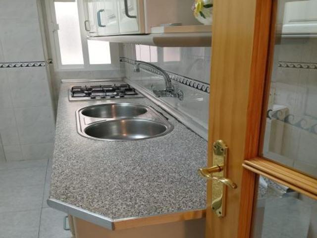 Piso de estudiantes en zona Camino de Ronda