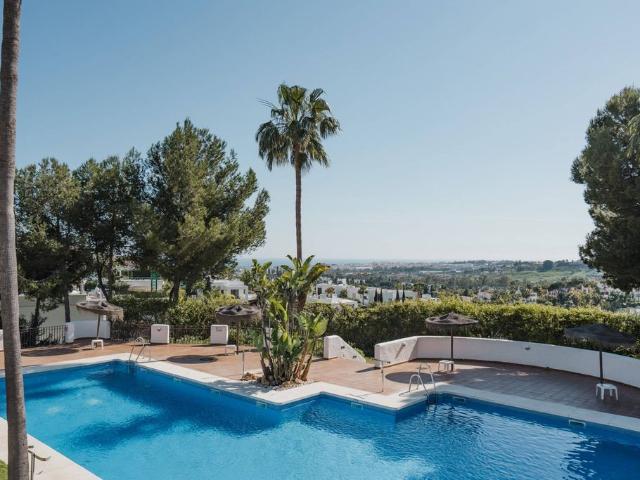 Piso de lujo de 106 m2 en venta en Nueva Andalucia, Andalucía