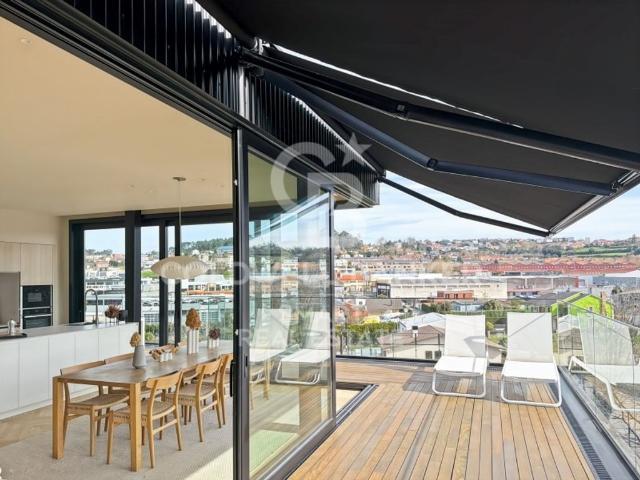Piso de lujo de 107 m2 en venta en Oleiros, España