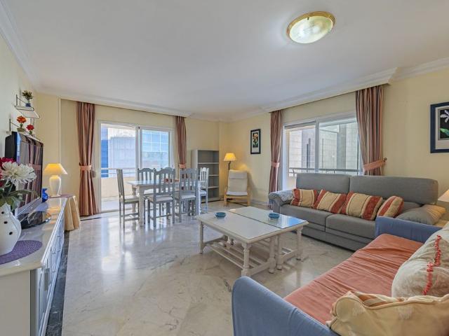 Piso de lujo de 107 m2 en venta en Puerto Banús, Andalucía