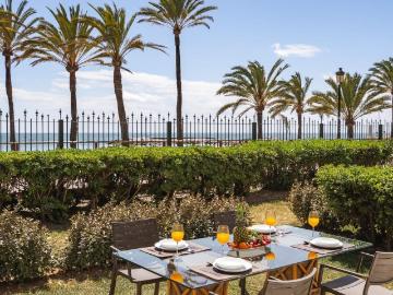 Piso de lujo de 100 m2 en alquiler en Puerto Banús, Andalucía