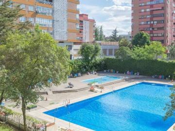Piso de lujo de 100 m2 en venta en Calle de Torrelaguna 108, Colina, Ciudad Lineal, Madrid, Comunidad de Madrid