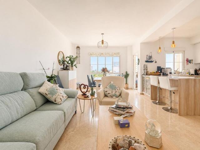 Piso de lujo de 115 m2 en venta en Estepona, Andalucía
