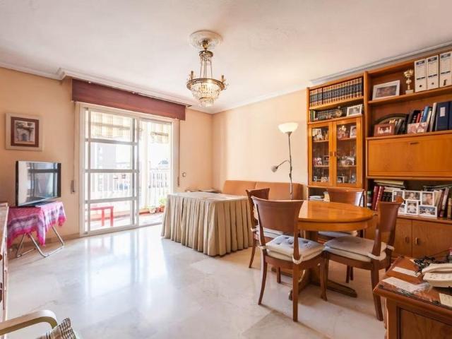 Piso de lujo de 116 m2 en venta en Sevilla, España