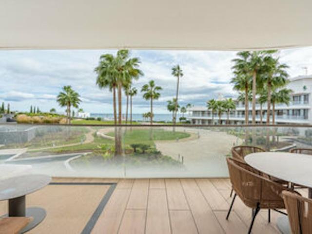 Piso de lujo de 119 m2 en venta en Estepona, Andalucía