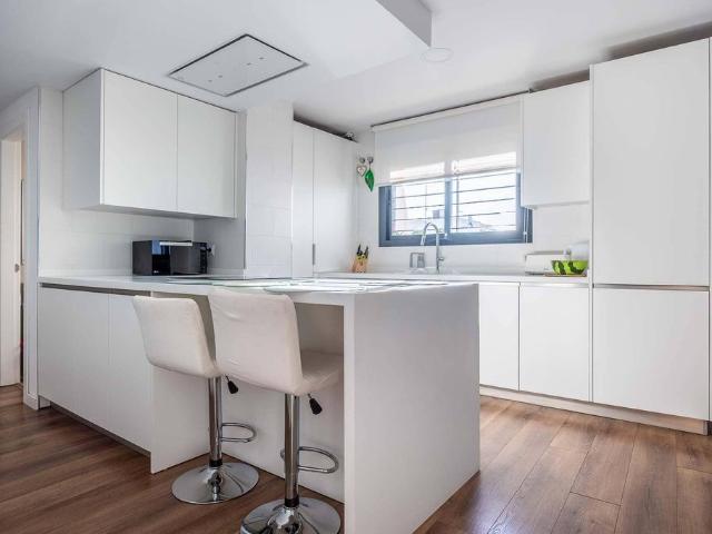 Piso de lujo de 111 m2 en venta en Sevilla, Andalucía