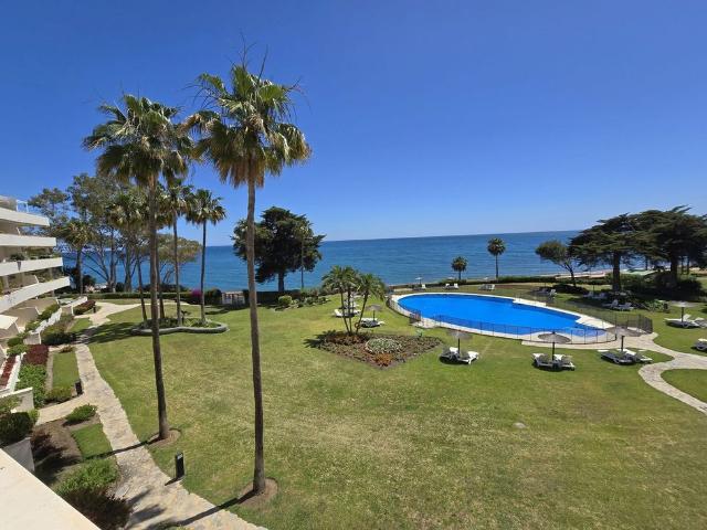 Piso de lujo de 113 m2 en venta en Estepona, Andalucía