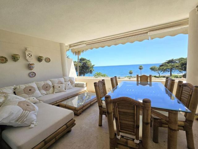Piso de lujo de 113 m2 en venta en Estepona, Andalucía