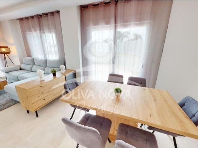 Piso de lujo de 122 m2 en venta en Oliva, Comunidad Valenciana