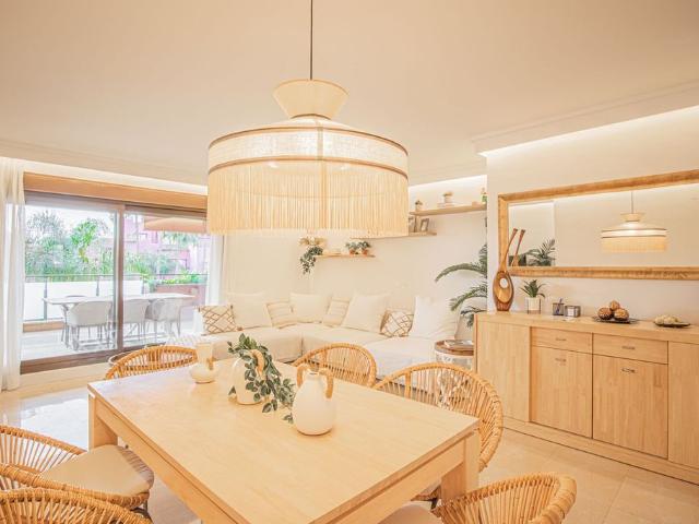 Piso de lujo de 135 m2 en venta en Estepona, España