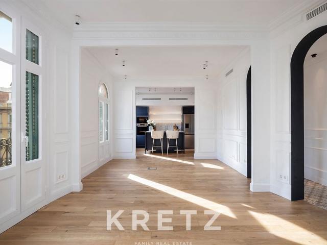 Piso de alto standing de 130 m2 en venta en Barcelona, España