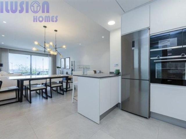 Piso de lujo de 174 m2 en venta en Centro, Estepona, Andalucía