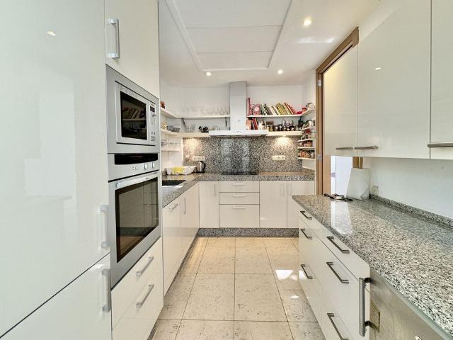 Piso de lujo de 178 m2 en venta en Los Monteros, Marbella, Andalucía
