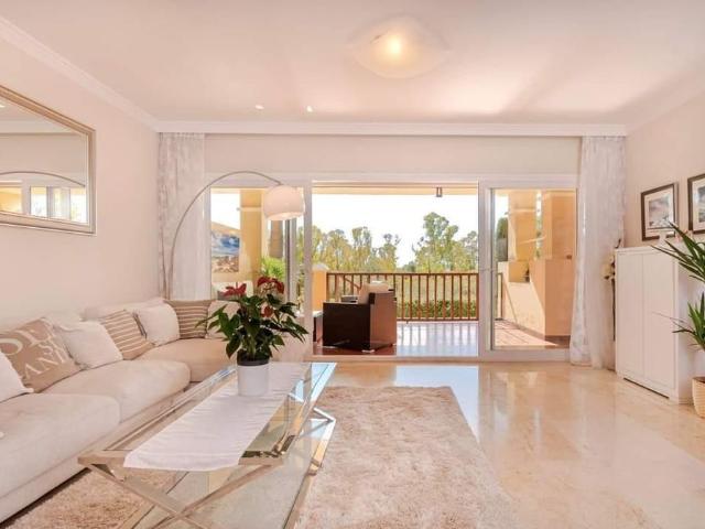 Piso de lujo de 227 m2 en alquiler en Estepona, Andalucía