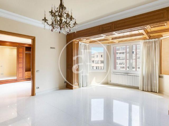 Piso de lujo de 241 m2 en venta en Barcelona, Cataluña