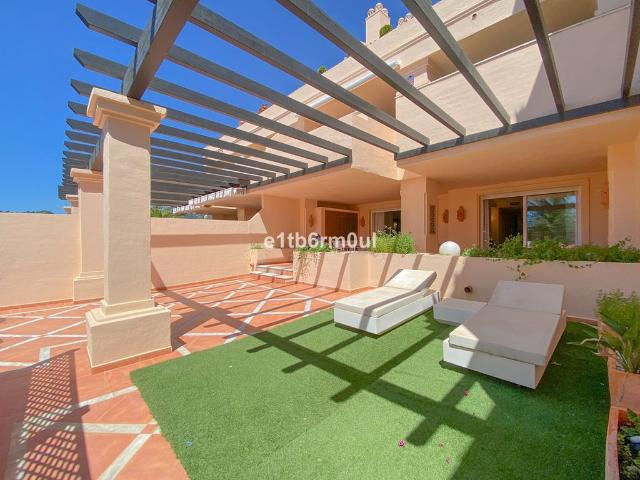 Piso de lujo de 256 m2 en venta en Nueva Andalucia, Andalucía
