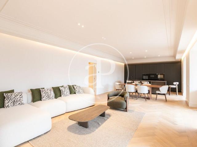 Piso de lujo de 279 m2 en venta en Barcelona, Cataluña