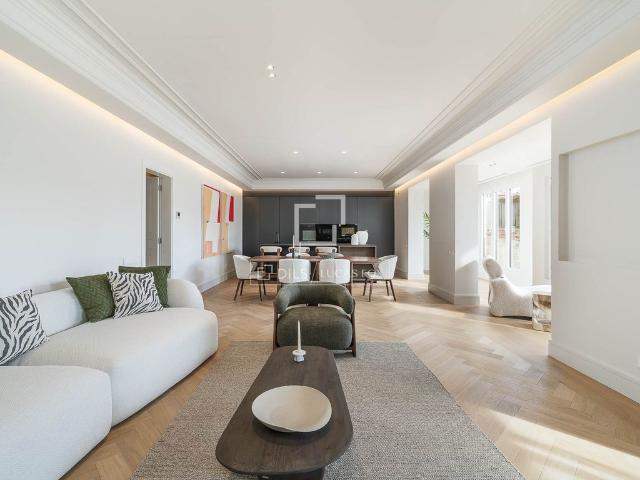 Piso de lujo de 273 m2 en venta en Barcelona, Cataluña